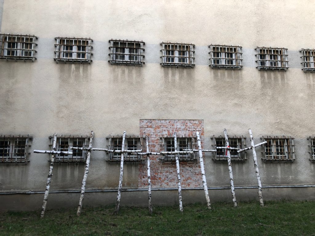 Rakowiecka: krzyże