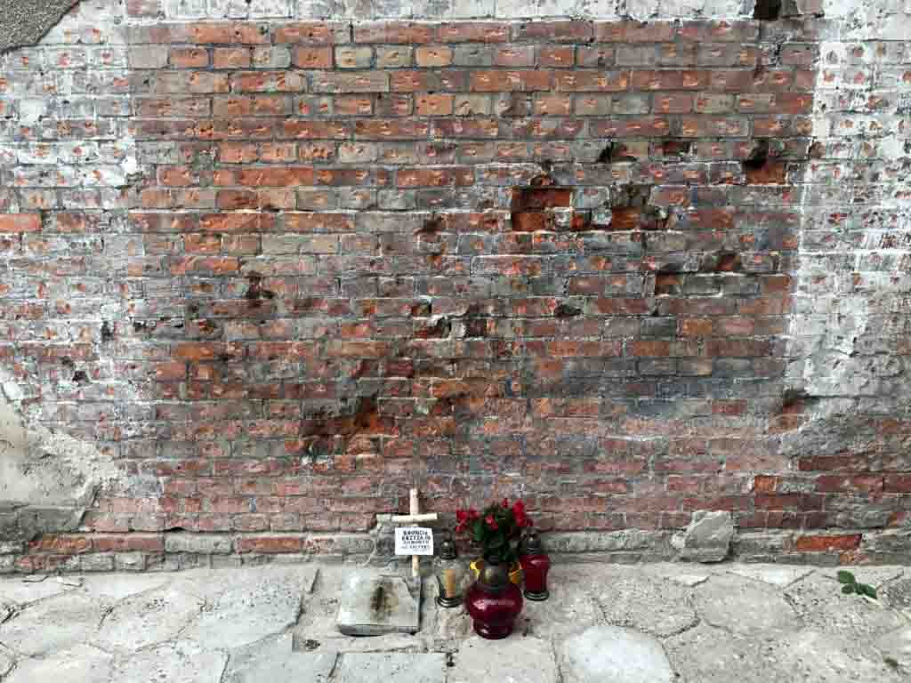 Rakowiecka: ściana śmierci